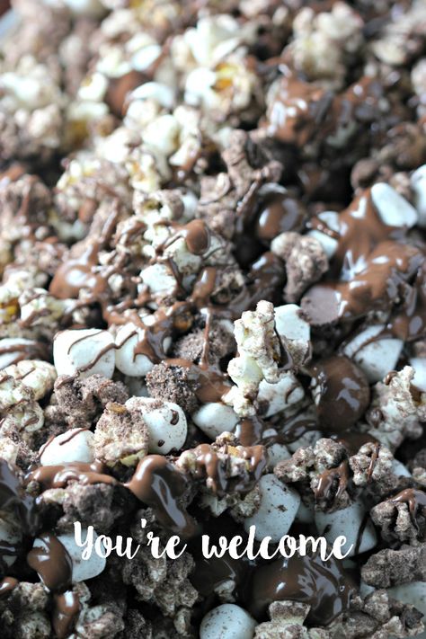 Chocolate Marshmallow Popcorn, S’mores Hot Cocoa, Chocolate Coated Popcorn, White Chocolate Peppermint Popcorn Pioneer Woman, Pioneer Woman Christmas White Chocolate Peppermint Popcorn, Popcorn Mix, Popcorn Treats, Hot Cocoa Recipe, Pop Popcorn