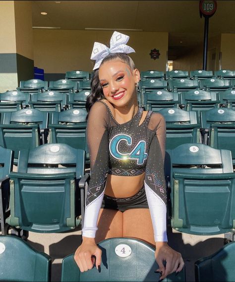 Ryan Cummings, Cheerleading Pics, All Star Cheer Uniforms, Famous Cheerleaders, Cheer Extreme, Cute Cheer Pictures, Cheers Photo, Cheer Picture Poses, Cheer Poses