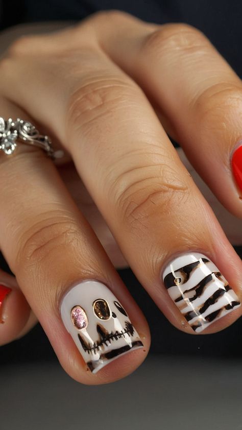 Discover stylish Halloween nail design ideas from spooky to cute simple to trendy Explore easy short and red nail art with black pink and subtle accents Get inspired with these creative and unique nail designs perfect for the season Nail Art With Black, Easy Ponytails, Halloween Nail Design, Unique Nail Designs, Scream Halloween, Red Nail Art, Nail Design Ideas, Red Nail, Halloween Nail Designs