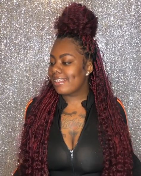 (Last Updated On: July 15, 2021)Gone are the days when everyone�’s braids look the same. Nowadays, there are so many varieties of box braids popping up all over the place, it’s almost hard to keep up. You might have heard about bohemian box braids and are wondering what they are and how to achieve the […]Continue Reading #haircut #haircolor #hairstyle Bohemian Knotless Braids, Burgundy Box Braids, Bohemian Knotless, Braids Knotless, Goddess Braids Hairstyles, Faux Locs Hairstyles, Long Box Braids, Box Braids Styling, Braids With Curls