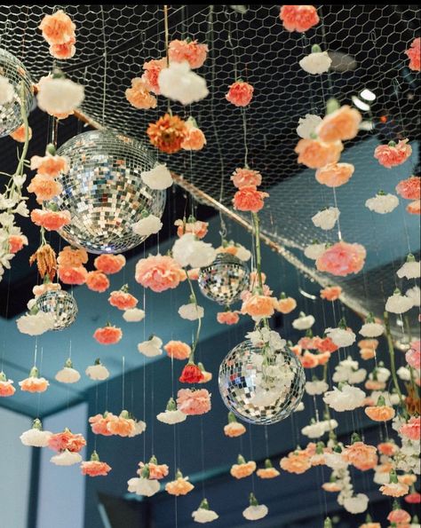 Disco Ball Floral Installation, Kitch Wedding Ideas, Disco Ball Flowers, Garden Disco, Bohemian Style Party, Spring Ball, Disco Decorations, Wedding Ceiling, Flower Curtain