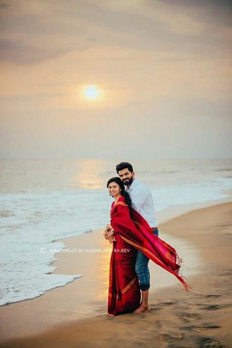 Saree Couple Photoshoot Beach, Beach Pre Wedding Photoshoot, Pre Wedding Poses Outdoor, Beach Saree, Beach Prewedding, Puri Beach, Beach Wedding Pics, Pre Wedding Photoshoot Beach, Pre Wedding Photoshoot Props