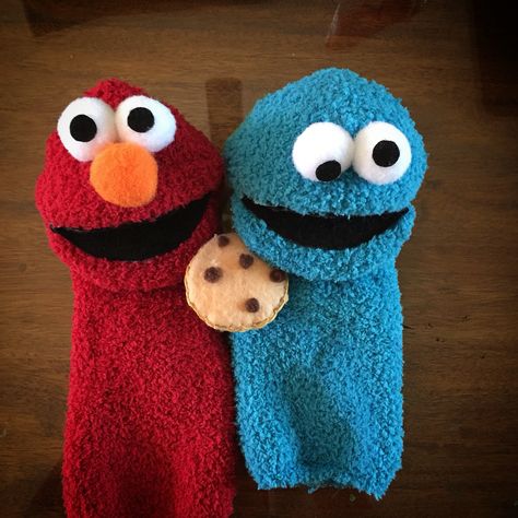 Cookie Monster Puppet, Puppet Template, Monster Puppet, Sock Puppets, Diy Cookie, Hand Puppets, Cookie Monster, Sesame Street, Puppets