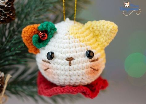 Cat Ornament Crochet, Crochet Cat Christmas Ornament, Crochet Cat Ornament Pattern Free, Crochet Cat Ornament, Christmas Crochet Free, Christmas Orderments, Pretty Toys Patterns, Xmas Crochet, Crochet Reindeer