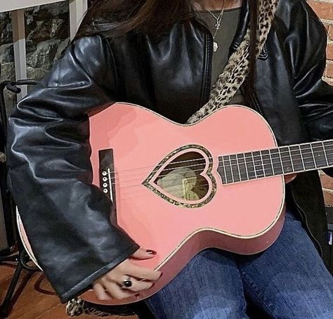 Pink Guitar, Album Aesthetic, Guitar Obsession, Yennefer Of Vengerberg, Cool Electric Guitars, Aesthetic Board, I'm With The Band, Music Aesthetic, Guitar Design