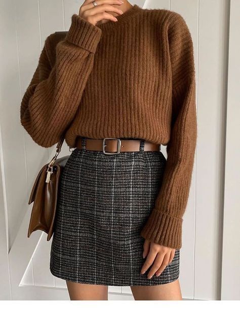 Browse these dark academia fashion and dark academia outfit options #darkacademiaoutfit #darkacademiafashion Dark Academia Fashion Pants, Dark Academia Outfits, Dark Academia Outfit, Academia Outfits, Dark Academia Fashion, Academia Fashion, Homewear Fashion, Cute Fall Outfits, Mode Inspo