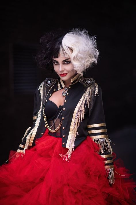 Cruella Deville Cosplay, Punk Chic Fashion, Cruella Deville Costume, Film Party, Tux Shirt, Punk Chic, Clown Clothes, Cruella Deville, Punk Design