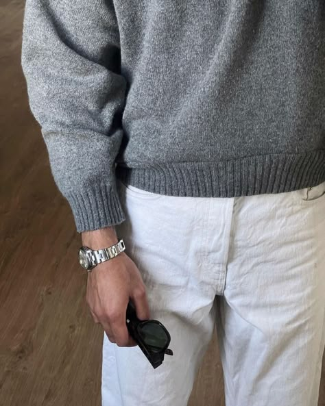 Casual Knit sweater outfit #Oldmoneyoutfits#Menstyle #Menwinterstyle#Vintage Old Money Outfit Men, Outfit Inspo For Men, Crew Neck Sweater Men, Knit Sweater Outfit, Boyfriend Outfit, Pullovers Outfit, Old Money Outfit, Money Outfit, Masculine Style