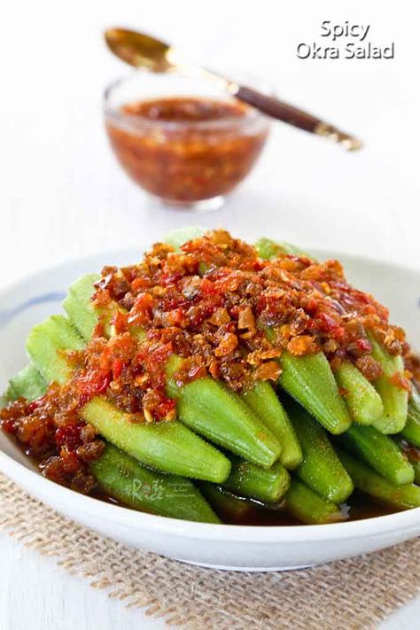 Spicy Okra Salad Che Recipe, Spicy Okra, Okra Salad, Garlic Chili Sauce, Nyonya Food, Vegetarian Grilling, Asian Recipe, Okra Recipes, Asian Vegetables