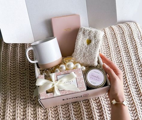 Care Package For Her , Care Package , Sending Love And Hugs , Get Well Soon , Cheer Up Gift Box , Gift For Best Friend , Cookies Gift Box Hug In A Box Ideas, Oat Butter, Lovers Day Gift, Box Photoshoot, Small Gifts For Friends, Lavender Soy Candle, Cookie Gift Box, Cheer Up Gifts, Distance Gifts