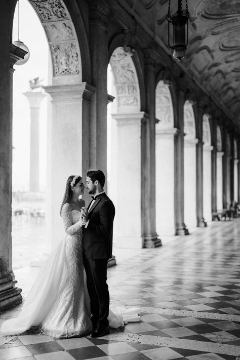 Venetian Wedding Theme, Venice Elopement, Venetian Wedding, Venice Wedding, First Dance Photos, Sicily Wedding, Bride And Groom Pictures, Bride Photography, Dream Wedding Ideas Dresses