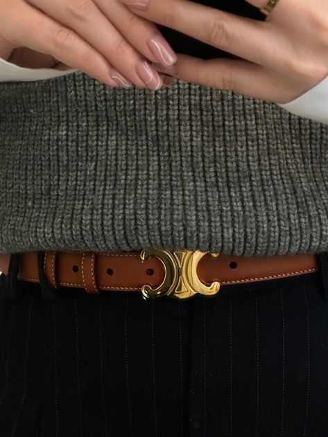 Celine Belt Outfit, Claudia Aesthetic, Brown Aesthetic Outfit, Celine Belt, Celine Belt Bag, College Wardrobe, Celine Paris, Outfit Autumn, Life Styles