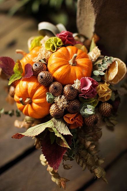 Fall arrangement Pumpkin Shortbread, Thanksgiving Nails Fall, Cheesy Turkey, Thanksgiving Nails Color, Vegetable Bouquet, Unique Wedding Bouquet, Art Thanksgiving, Fruits Decoration, Fall Acrylic