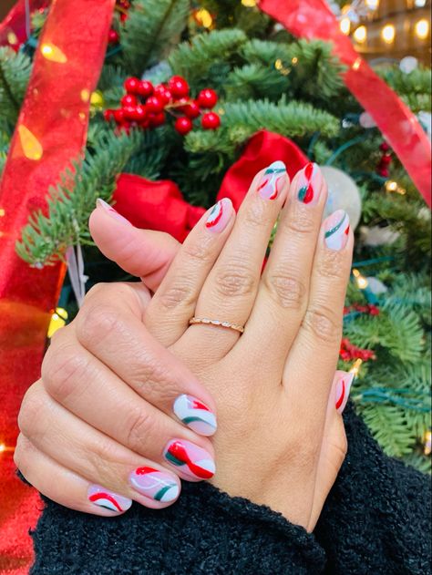 Red And Green Swirl Nails, Simple Red And Green Christmas Nails, Red White Green Nails, Green And Red Nail Designs, Red Green And White Nails, Red And Green French Tip Nails, Christmas Swirl Nails, Red Swirl Nails, Red Green Nails