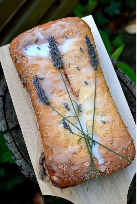 Lemon Loaf Cake, Lavender Cake, Lavender Recipes, Lavender And Lemon, Lemon Loaf, Lavender Lemon, Loaf Cake, Moist Cakes, Paneer