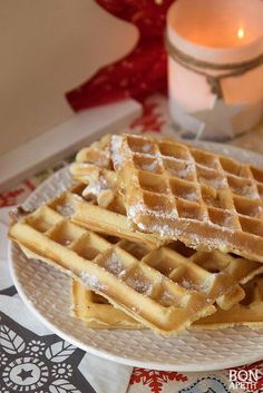 Waanzinnige wafels volgens familierecept, super lekker voor oud en nieuw en makkelijk te maken. Ook eens bakken? Lees verder op BonApetit! Fluffy Waffles, Low Carbohydrate Recipes, Low Carbohydrates, Bread Cake, Sweets Desserts, Healthy Baking, High Tea, Cake Desserts, No Bake Cake