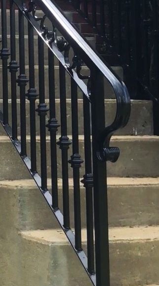 Welded Porch Railing, Outdoor Metal Railings For Steps, Simple Iron Railing Exterior, Balcony Railing Design Modern, Railing Exterior, Railing Porch, Metal Fabrication Tools Stair Railing, Wrought Iron Railing Exterior, Rot Iron Balcony Railing