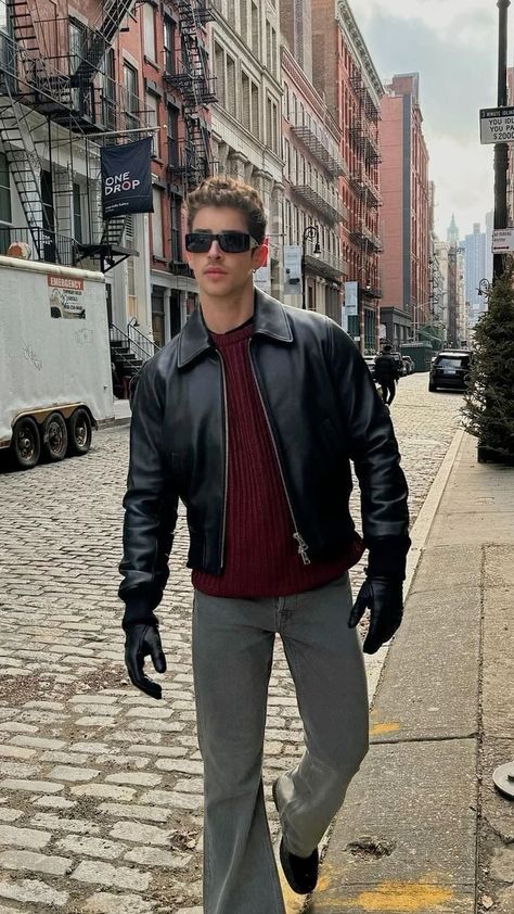 Top 15 Chic & Aesthetic Winter Travel Outfits – The Ultimate Guide Star Boy Outfits Men, Travel Outfits Winter, Travel Outfit Plane Cold To Warm, Leather Jacket Aesthetic, Casual Airport Outfit, Travel Outfits For Women, Airport Outfit Winter, Travel Outfit Ideas, Winter Outfits Casual