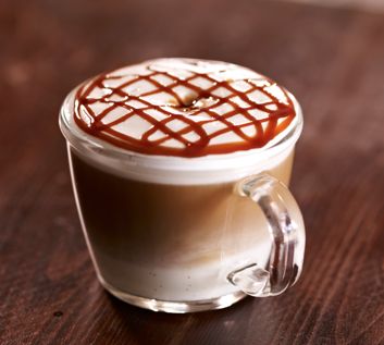 Caramel Macchiato mmm Starbucks Macchiato Recipe, Hazelnut Macchiato, Starbucks Calories, Carmel Macchiato, Mocha Macchiato, Cheap Coffee Mugs, Coffee Notes, Steamed Milk, Opening A Coffee Shop