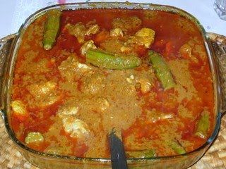 Muamba de Ginguba (Chicken peanut stew), Angola Angolan Food, African Kitchen, Venison Meat, Peanut Stew, Ethnic Food, Sweet Pastries, Portuguese Recipes, Fresh Fruits And Vegetables, African Food