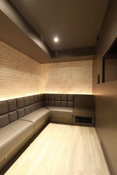 Private karaoke room Box Bed Design, Karaoke Room, Interior Design Classes, Home Cinema Room, Nightclub Design, Vip Room, Interior Design Color, Lobby Design, Luxury Rooms