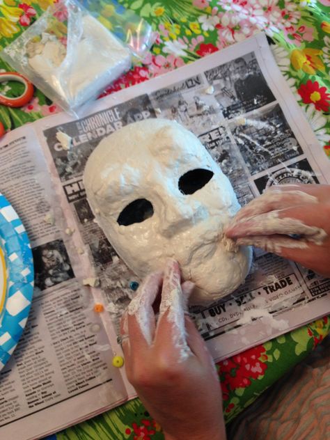 Make your own vintage inspired paper mache mask. #jenniferperkins #diy #crafty #Halloween #vintage #masks Vintage Halloween Masks Paper Mache, Diy Masks Halloween, How To Make Paper Mache Mask, Halloween Mask Making, Paper Mache Halloween Masks, Diy Halloween Mask Paper Mache, Mask Making Ideas Art Projects, Diy Clown Mask, Paper Mache Halloween Mask