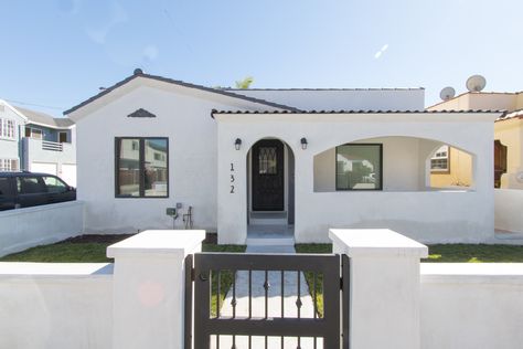 Spanish Style Home with Santa Barbara Smooth Stucco Spanish Courtyard Ideas, Smooth Stucco, Exterior Gate, Modern Spanish Style Homes, Spanish Style Exterior, Monochrome House, Entrance Outdoor, Modern Spanish Style, Spanish Exterior