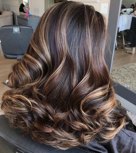 Baylage Hair, Black Hair Balayage, Honey Brown Hair, Brown Hair Inspo, Gorgeous Hairstyles, Brunette Hair With Highlights, Hair Streaks, Glamorous Hair, Long Hair Color