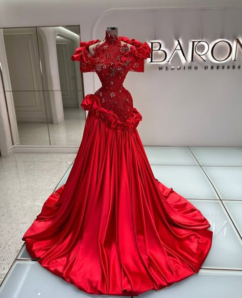 Gala Looks, Albanian Quote, Gorgeous Prom Dresses, Woman Dresses, Designer Evening Gowns, Glamour Dress, Quotes God, Cat Ear, Kpop Fashion Outfits