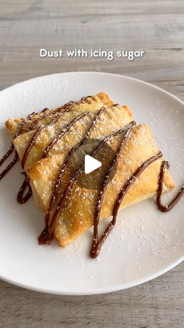 Sweet | Dessert | Recipes on Instagram: "4-INGREDIENT NUTELLA TOAST PIE🤤

You can bake them in the air fryer or the oven and you only need 4 ingredients.
All you need is:
Soft bread
Nutella
Egg wash: 1 small egg + 1 tsp milk
Air fry at 180C for 5 minutes or bake in the oven at 200C (fan) for 7-8 mins or until crisp and golden brown.

• by @fitwafflekitchen
-
-
-
#foodstyling #foodstagram #foodlover #asmrfood #foodlovers #food #foodreels #foodphotography #fooddelicious #tasty #foodart #recipeoftheday #foodlove #foodiesofinstagram #foodiesofinsta
#fyp #foodreelstagram #nycfood #viralreels #usa
#californiafoodie #losangelesfood #explorepage #foodsofinstagram #dessertrecipe #dessertlover #chocolatelover #usafood #cookingram #explore" Bread Nutella, Nutella Toast, Nutella Ingredients, Air Fryer Bread, Nutella Pie, Nutella Bread, Breakfast Recipes Easy Quick, Nutella Desserts, Soft Bread