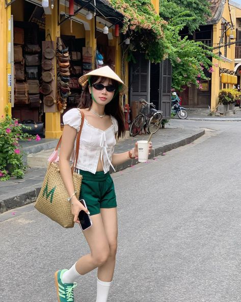 Summer Vietnam Outfit, Vietnam Outfits Style, Taiwan Aesthetic Outfit, Vietnam Street Style, Hanoi Vietnam Outfit Ideas, Mallorca Aesthetic Outfit, Sapa Vietnam Outfit, Vietnam Ootd Travel Outfits, Vietnam Photo Ideas