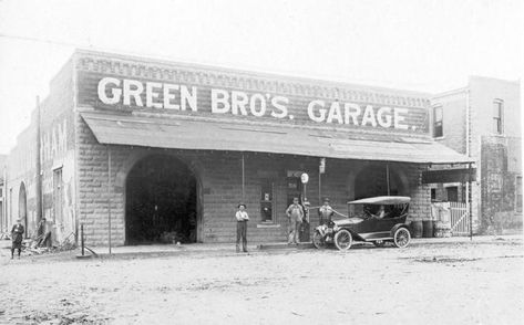 Green Brothers Garage in Paragould, Arkansas Paragould Arkansas, Greene County, Arkansas, Garage, Neon Signs, History, Green, Quick Saves