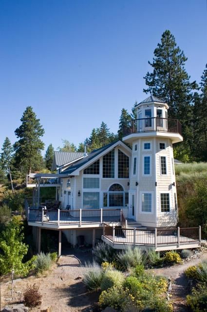 Lighthouse Home. I would LOVE to live in this! Lighthouse Style Home, Lighthouse House, Lighthouse Home, Lighthouse Beach, Lighthouse Pictures, Mine Mine, Unusual Homes, Beautiful Lighthouse, Light Houses