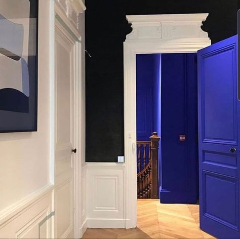 Cobalt Blue Bedrooms, Blue Interior Doors, Cobalt Blue Decor, Colour Blocking Interior, Blue Hallway, Painted Interior Doors, Painted Staircases, Yves Klein Blue, Yves Klein