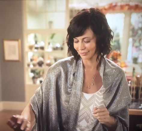 Good Witch Tv Show Aesthetic, Good Witch Cassie, Hallmark Good Witch, Tv Show Aesthetic, Witch Tv Shows, Sabrina Spellman Style, Witch Series, Comfort Movies, Catherine Bell