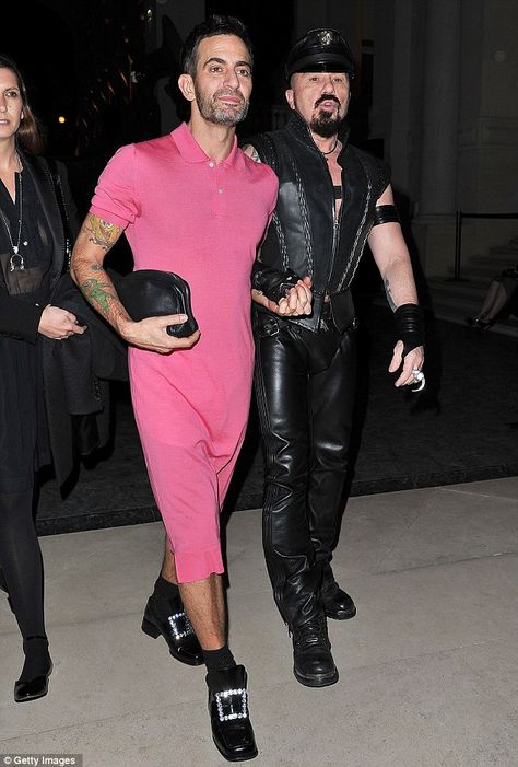 Marc Jacobs & Peter Marino Sundance Film Festival Fashion, Pink T Shirt Dress, Clothing Fails, Gender Fluid Fashion, Fashion Fail, Louis Vuitton Men, Mens Fashion Classy, Herren Outfit, Buckle Shoes