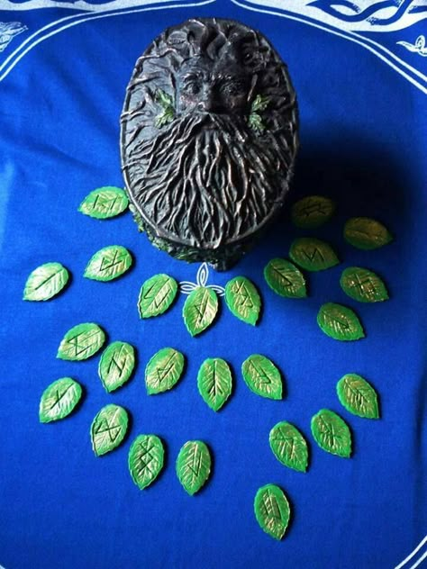 green man runes Escudo Viking, Symbole Viking, Pagan Crafts, Rune Stones, Futhark Runes, Creation Art, Witch Diy, Witchy Crafts, Pagan Witch