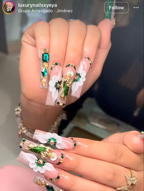 San Judas Nails, Emerald Green Nails, Mexican Nails, Quince Nails, Quinceanera Nails, Emerald Nails, Tapered Square Nails, Long Acrylic Nail Designs, Ombre Acrylic Nails