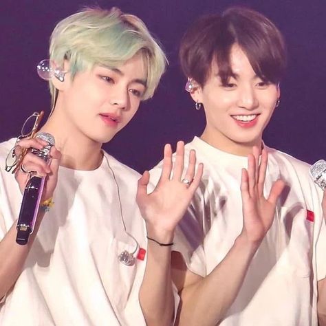 BTS's V and Jungkook's adorable 'Taekook' moments have fans swooning as they show off their unbreakable bond of friendship. V And Jungkook, Jungkook And Taehyung, Purple Night, Jungkook V, Bts Vkook, Bts And Exo, Taehyung Jungkook, Bts Aesthetic Pictures, Kim Taehyung Wallpaper