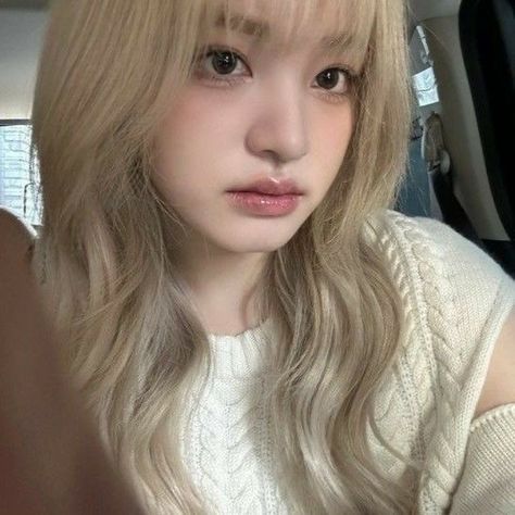 liz pook Ive Liz, Like Subscribe, Girl Icons, Blonde Girl, Kpop Girl Groups, Boyfriend Pictures, Cute Icons, Maquillaje De Ojos, Korean Girl