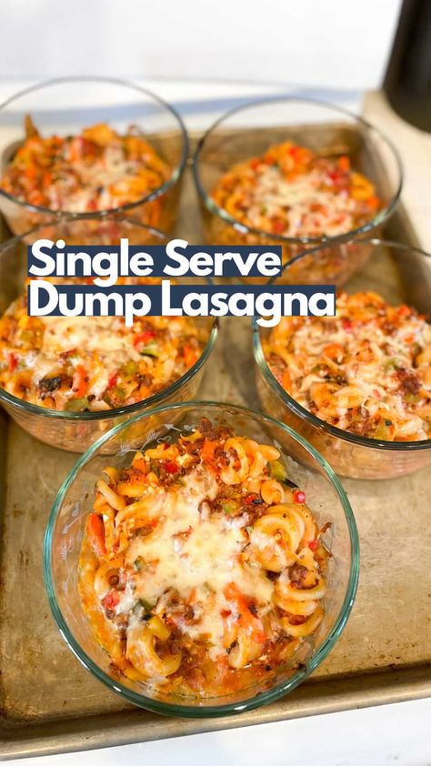 KRISTA POOL | stayfitmom.com on Instagram: “Single Serve Dump Lasagna Makes 5 servings 481cals 38.8p / 46.3c / 15.8f Ingredients: 7 oz. uncooked pasta 1 lb. ground beef (90/10) 1/2…” Single Serve Lasagna Recipe, Meal Prep Oven Meals, Single Serve Lasagna, Single Serve Oven Meals, Krista Pool Meal Prep, Stayfitmom Krista Recipes, Single Serve Pasta, Dump Lasagna, Meal Prep Lasagna