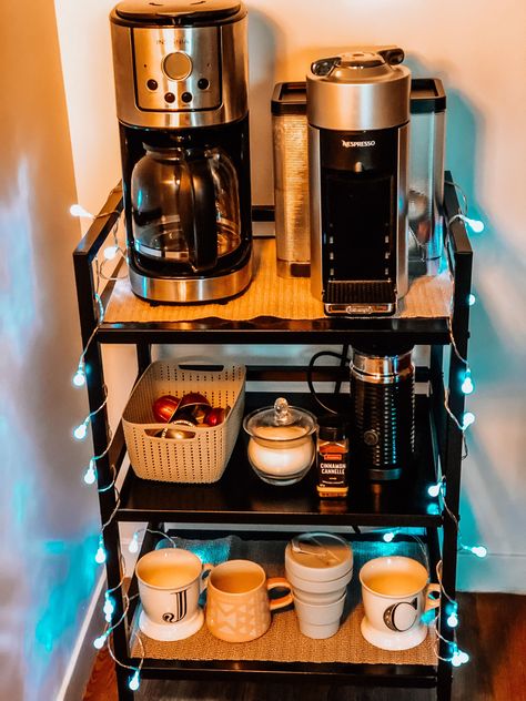 Small Coffee Station, Kaffe Station, Office Coffee Station, Kaffe Bar, Coffee Bar Cart, Diy Coffee Station, Coffee Bar Station, Tea Station, Coffee Bar Ideas