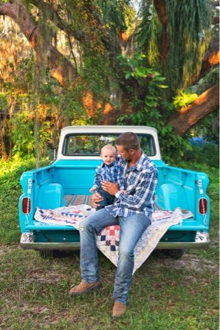 Christmas Outfits For Family Pictures, Father Son Photos, Family Session Poses, Baby Family Pictures, Truck Photos, Fall Family Photo Outfits, Fall Family Pictures, Classic Truck, Fall Family Photos