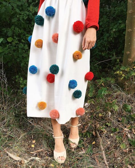 Skirts Diy, Pom Pom Skirts, Sukienki Maksi, Diy Kostüm, Pom Poms, Sewing Inspiration, Vintage Stil, Diy Fashion, Diy Clothes