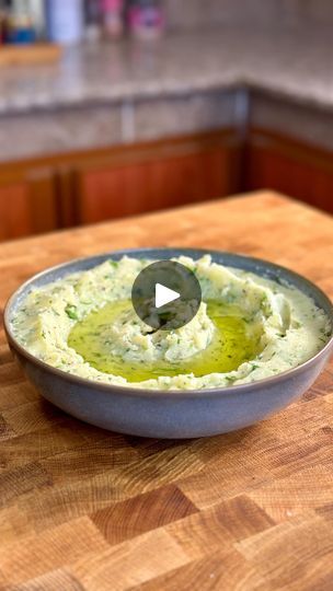 Becoming A Chef, Potato Recipes Side Dishes, Rough Texture, Mediterranean Dishes, A Cup Of Tea, Middle Eastern Recipes, Arabic Food, Veg Recipes, Appetizer Dips