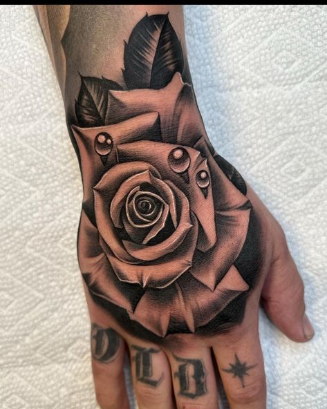 Yakuza Hand Tattoo, Rose Hand Tattoo Design, Male Hand Tattoos, Rose Tattoo Hand, Herren Hand Tattoos, Husband Tattoo, Tattoo Designer, Rose Flower Tattoos, Rose Hand Tattoo