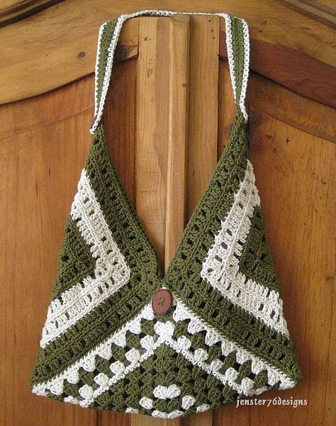 Ravelry: Get Your Granny On! by Valerie Whitten Crochet Shell Stitch, Granny Square Bag, Bag Pattern Free, Crochet Tote Bag, Crochet Bags Purses, Crochet Tote, Bag Crochet, Crochet Bag Pattern, Tote Bag Pattern