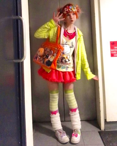 Japanese Colorful Fashion, Funky Jacket Outfit, Decora Japanese Fashion, Bright Y2k Outfits, Crazy Day Outfits, Colorful Alternative Fashion, Colorful Y2k Outfits, Juminocore Outfit, Wide Outfit