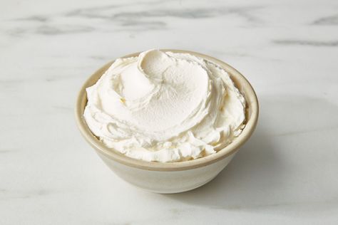 Mascarpone is a rich, smooth, spreadable fresh Italian cream cheese. It is added to both savory and sweet dishes such as tiramisu. Lacto Vegetarian, Bagel Spread, Mascarpone Recipes, Cheese At Home, How To Thicken Soup, Citrus Recipes, Italian Cream, Easy Dips, Fresh Cheese