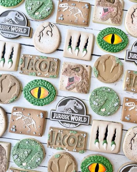 Jurrasic World Cookies, Dinosaur Egg Cookies Decorated, Jurassic World Cookies Decorated, Godzilla Cookies Decorated, Dino Birthday Cookies, Dinosaur Egg Cookies, Dinosaur Sugar Cookies Decorated, Jurassic Park Cookies Decorated, Dinosaur Sugar Cookies Royal Icing